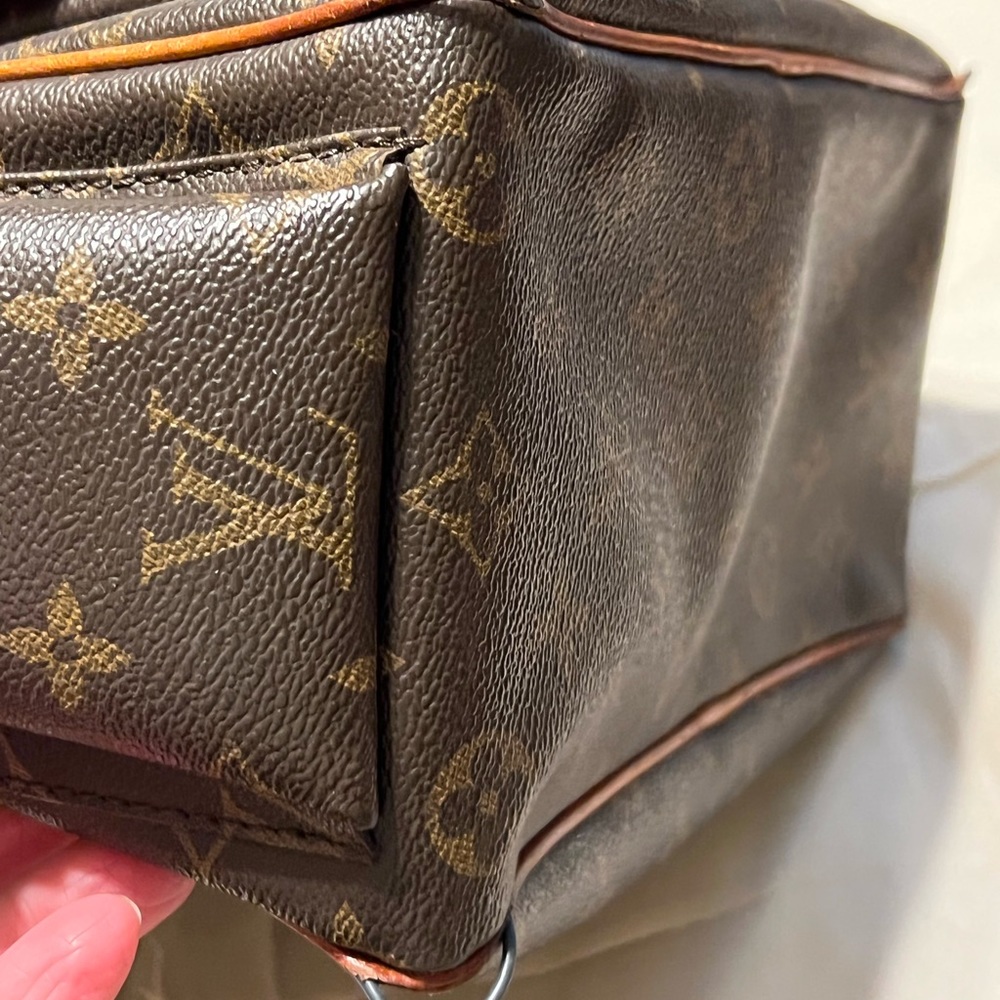 SOLD**** Authentic Louis Vuitton Excentri-Cite Handbag - Picture 16 of 16